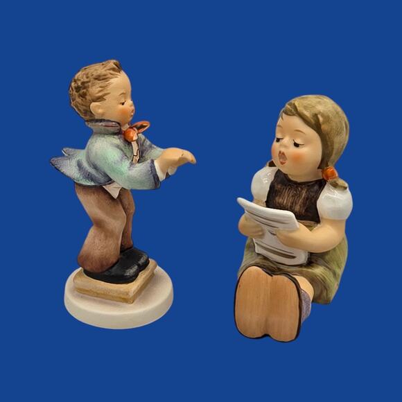 Hummel Figurines TMK-6 Boy Band Leader Hum 129 4/0 Girl Singing Music Sheet #389 - Picture 1 of 13
